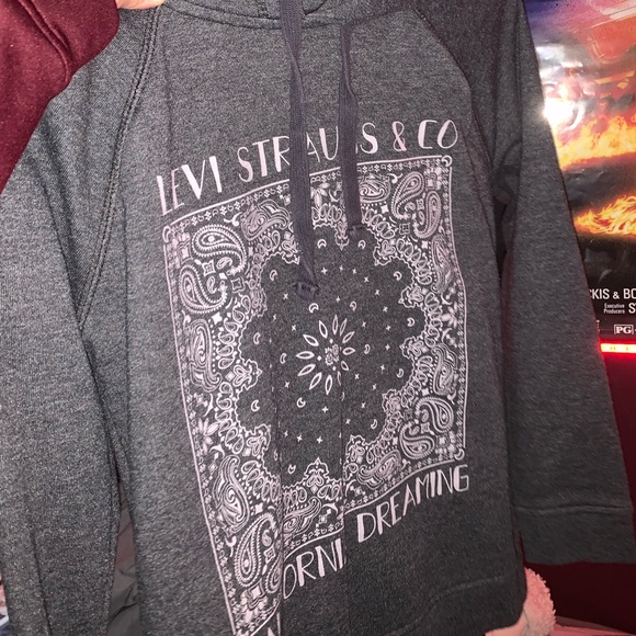 Levi's Tops - levi’s hoodie